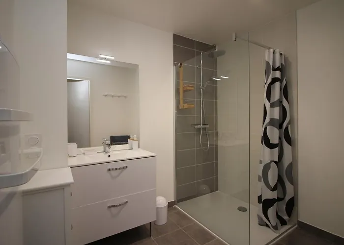 Apartment T2 Avec Wifi Et Parking Au Mont-dore - Fr-1-608-45 *